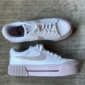 Brand New Nike 6.5 court legacy